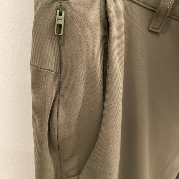 Fabletics Don Trouser - Picture 5 of 10